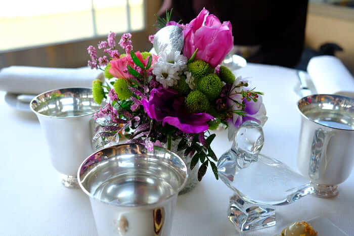 トゥールダルジャンのテーブル