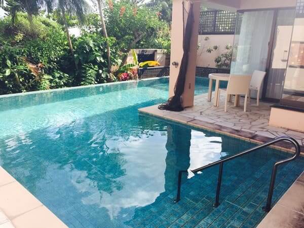 アラマンダのプール