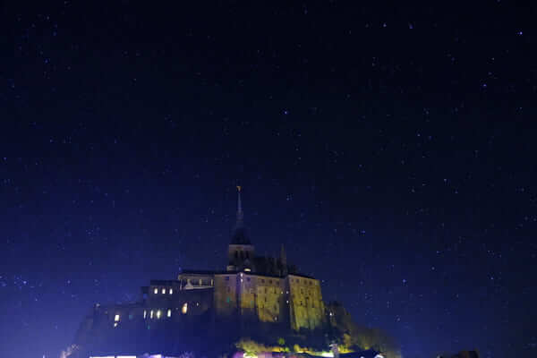 モンサンミッシェルと星空