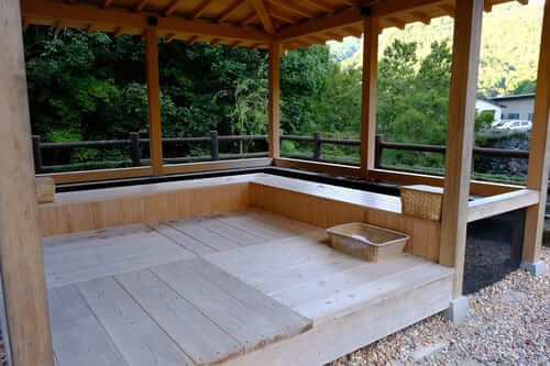 阿讃琴南の足湯